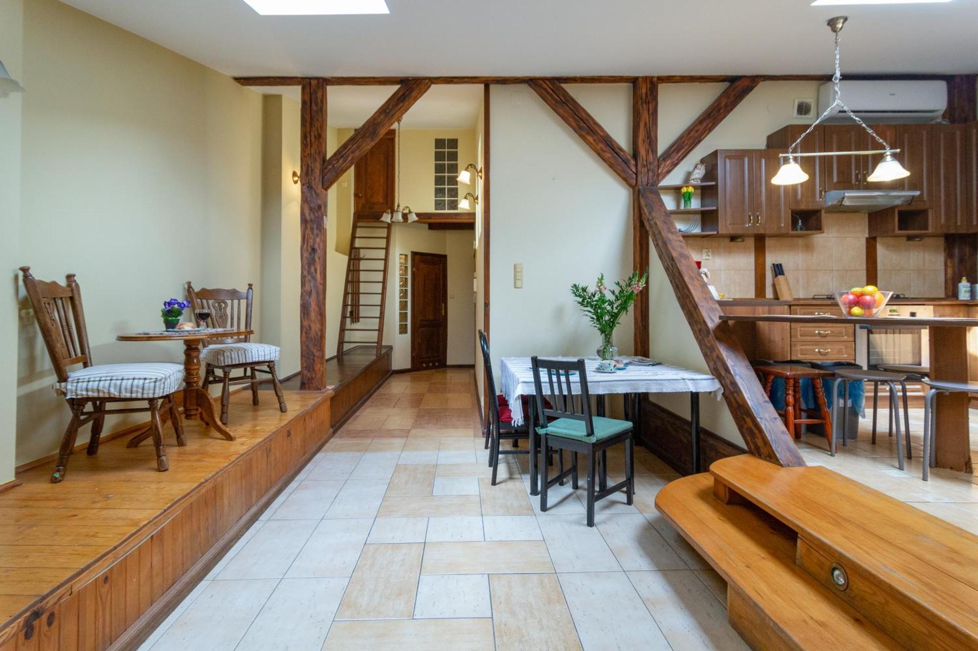 Apartment Barbakan Gate
