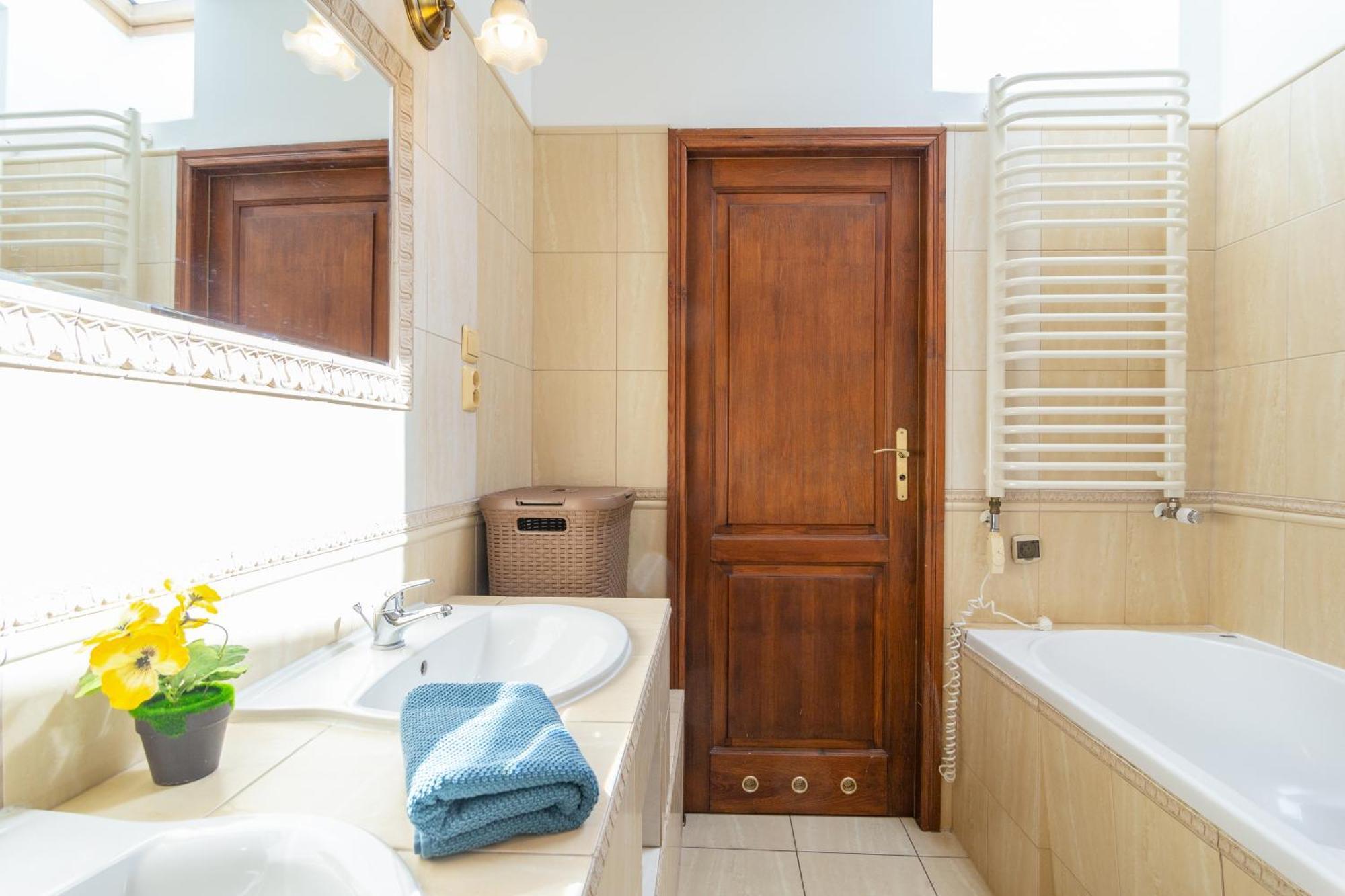 Barbakan Gate Apartment *